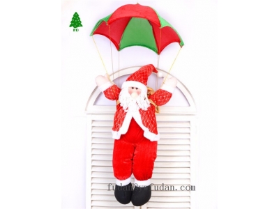 The new Christmas decorations are decorated with Santa parachutes parachuting into a Christmas shopp