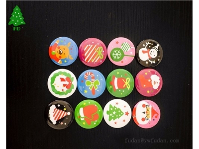 Christmas decoration flash chest pin Christmas brooch Christmas badge gift toy multipattern